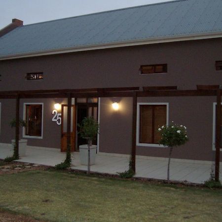 The Upper Deck Apartment Swellendam Bagian luar foto